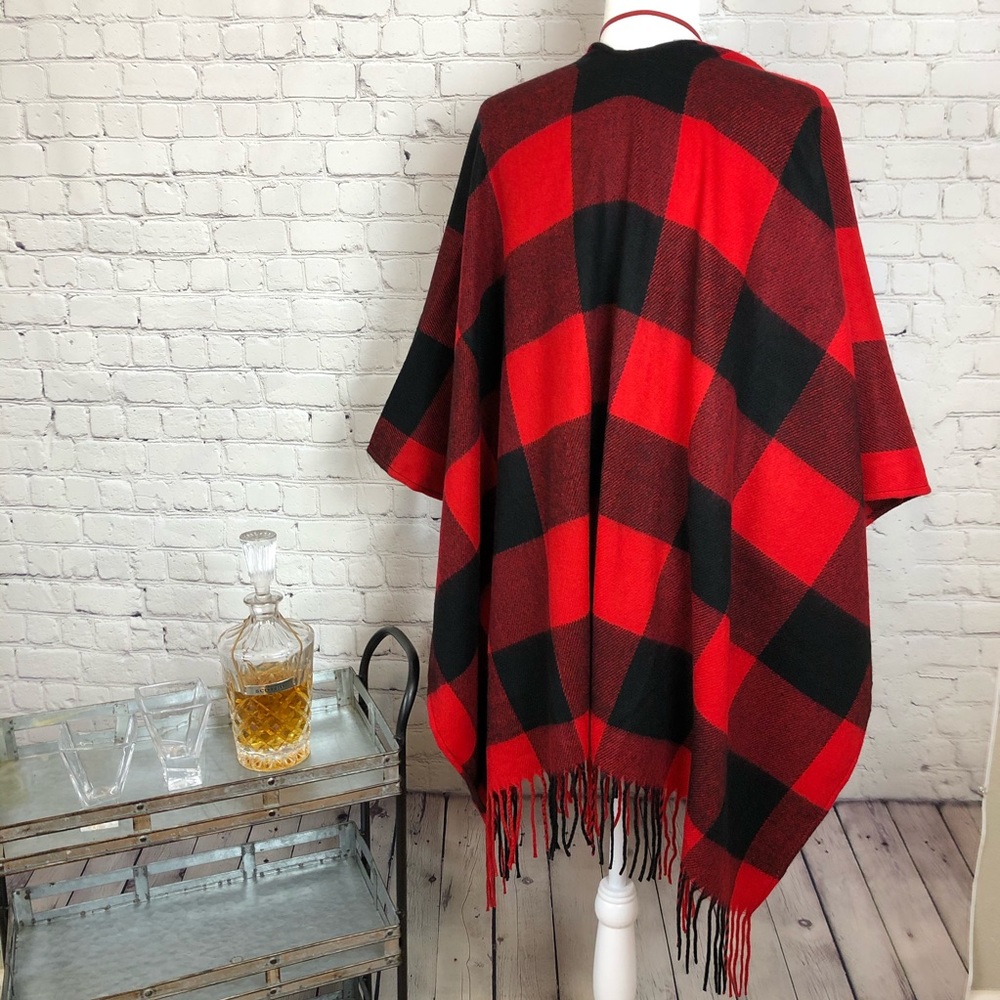 Buffalo Plaid Poncho w/Fringe Red & Black O/S - Picture 3 of 6